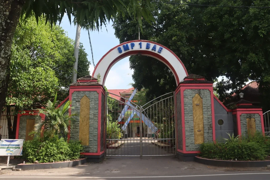 Tampak Depan SMP 1 Bae Kudus
